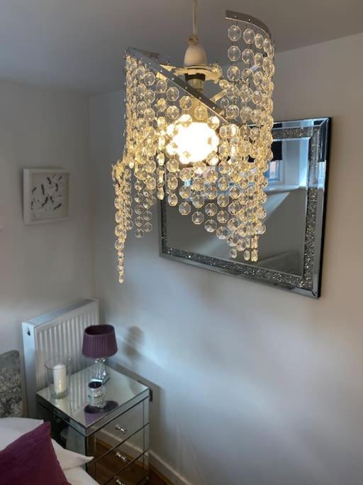 Central Leeds Townhouse With Private Roof Garden Sleeps 4 Zewnętrze zdjęcie