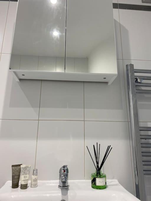Central Leeds Townhouse With Private Roof Garden Sleeps 4 Zewnętrze zdjęcie